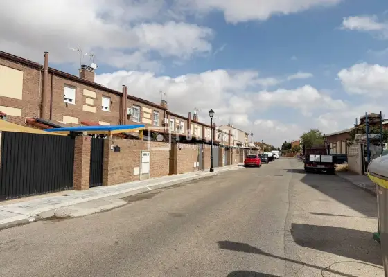 Chalet en venta en Calle del Toledano, Villanueva de la Torre, Guadalajara