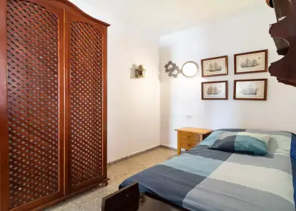 Habitación en piso compartido de 4 habitaciones en alquiler en La Creu del Grau, solo para profesionales y estudiantes en Valencia