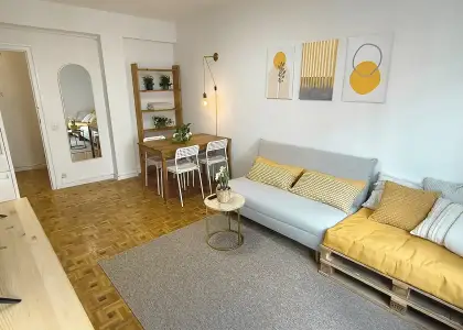 Se alquila habitación en piso compartido de 5 habitaciones en Milagrosa-Arrosadia en Pamplona