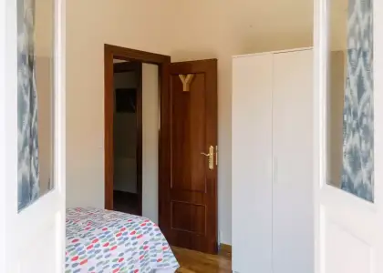 Se alquila habitación en piso compartido de 5 habitaciones en Oviedo en Oviedo