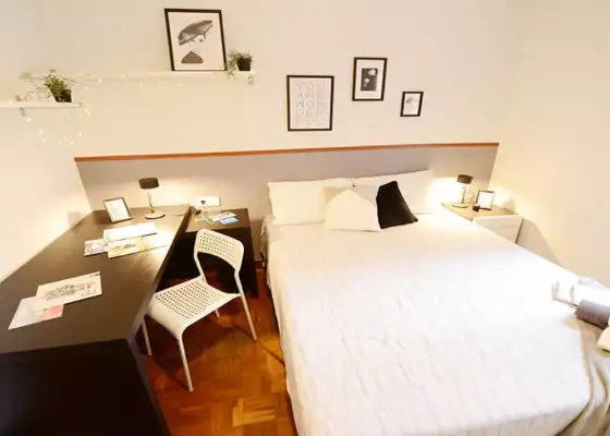 Se alquila habitación en piso de 4 dormitorios en Ametzola en Bilbao