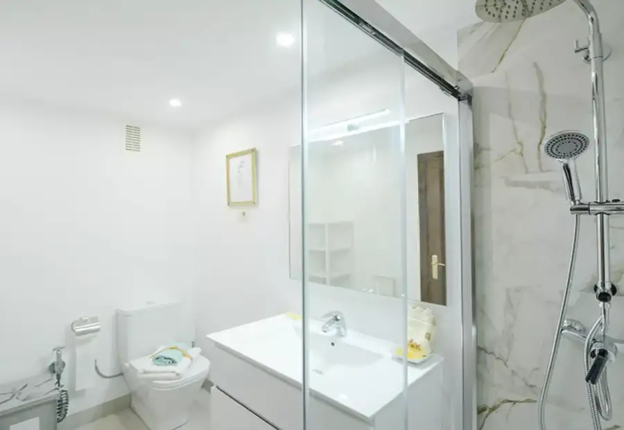 Se alquila habitación en piso de 4 habitaciones en Santutxu en Bilbao