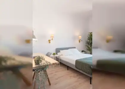 Se alquila habitación en piso de 6 habitaciones en Barcelona en Barcelona