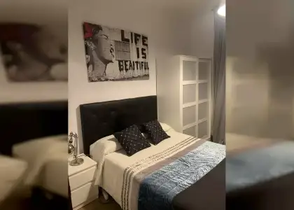 Se alquilan habitaciones en apartamento de 3 dormitorios en Bilbao en Bilbao